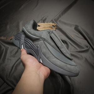 รองเท้าหนังและหนังกลับแบบสวมใส่สบาย ดีไซน์เรียบง่าย เหมาะสำหรับผู้ชายและผู้หญิง สีดำ สีแดง ระบายอากาศได้ดี ใช้ได้กับชุดสูท - Product Image 4