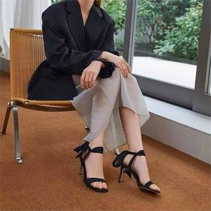 Zapatos de tacón alto de verano - nuevo estilo, rosa, 2026, elegantes, antideslizantes, con aumento de altura, correa con lazo, zapatos suaves y frescos - Product Image 2