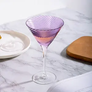 Gelas Koktail Ungu Gelas Goblet Kristal Bebas Timah Hidangan Penutup Bohemian Gelas Martini