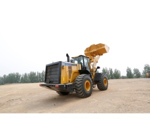 Chargeuse sur pneus multifonction 8 tonnes 680D, force de traction de 224 kN avec accessoires pour la manutention et le <span class=keywords><strong>transport</strong></span> à grande échelle - Product Image 1