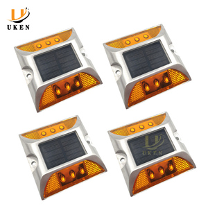 Fabricante de Tachuelas Solares para Carreteras, Reflectores de Ojo de Gato, Marcadores de Pavimento LED Intermitentes de Aleación de Aluminio, Resistentes al Agua - Product Image 1