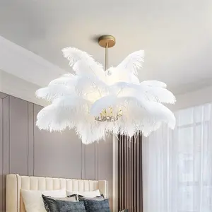 Luces colgantes de hierro de lujo Lámpara de araña de plumas decorativas para techo de dormitorio de boda