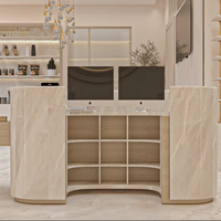 Vitrine à bijoux sur mesure Retron, design moderne et élégant, éclairage LED, écologique, robuste, présentoir en bois personnalisé pour salon de beauté