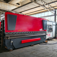 Presse plieuse hydraulique d'occasion : performance de pliage stable pour tôles métalliques, idéale pour la fabrication de structures métalliques