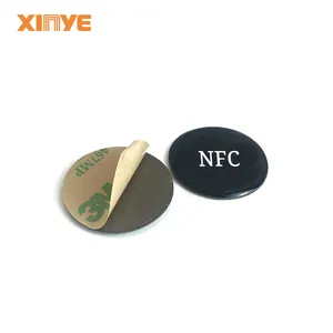 RFID Tag Anti-logam 13.56Mhz Rfid Proximity Nfc Epoxy Tag Ntag213 Ntag215 Ntag216 Nfc Rfid Tag Koin dengan 3M Lem Label Stiker