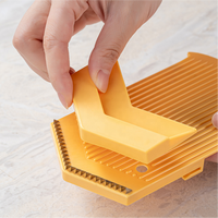 Mandoline manuelle multifonction 6-en-1 en plastique pour oignon et pomme de terre, avec réglages de coupe de 1,7 mm (fine), 2,5 mm (moyenne), 3,0 mm (large) et julienne, et grille de sécurité brevetée