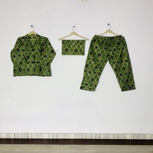 Conjunto de Pijama Floral Estampado a Mano de Alta Calidad - Ropa de Dormir de Algodón, Ropa de Dormir y de Estar por Casa de Verano Estilo Bohemio para Mujer, Regalo - Product Image 1