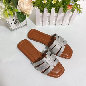 Comfortable Female Summer Beach Slippers Ladies <b>Slides</b> Slippers Outdoor Fashion Leather Flat Sandals Classic Women - Product Image 4