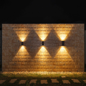 Đèn tường <span class=keywords><strong>LED</strong></span> đơn giản và cổ điển với đèn chiếu sáng hai chiều 8W đến 30W đế nhôm Chống nước IP65 hình vuông - Product Image 6