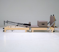 Reformer de Pilates pliable en bois avec roues silencieuses et accessoires complets – Idéal pour le yoga à domicile et l'entraînement du tronc