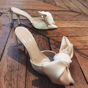 Sıcak satış zarif kadın inci dantel sivri burun yüksek topuk saten ilmek katırlar ile parti terlik katırlar - Product Image 4