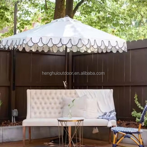 <span class=keywords><strong>Parasol</strong></span> de patio à poteau en aluminium enduit de poudre pour parapluies rétro avec pagode blanche et bords festonnés - Product Image 1
