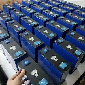 Cellule prismatique LiFePO4 3.2V 280Ah Feet at Ease pour chariots élévateurs électriques et applications de véhicules électriques à faible vitesse - Product Image 3