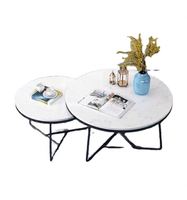 Ensemble de table basse avec structure en métal doré et plateau en pierre brûlée pour salon