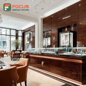 Système de présentoirs modernes pour bijouterie, comptoir de centre commercial avec cadre en bois - Product Image 4