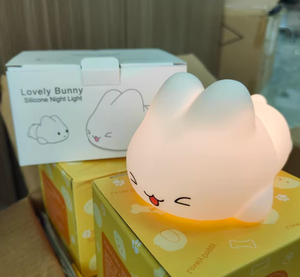 Lámpara Nocturna de Silicona con Forma de Conejo, Pequeña, Divertida y Única, con Luz Blanca Cálida + Luces de Colores para Niños, Bebés, Dormitorio, Recargable por USB - Product Image 4
