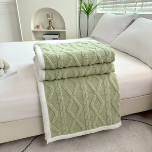 Ropa de cama de lujo de Jacquard tejido acogedor con estampado personalizado, manta de lana de felpa suave con rayas sólidas para uso en cama o sofá en invierno - Product Image 1