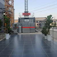 Monte-charge de chantier électrique haute efficacité, capacité 2000 kg, hauteur de levage max. 150 m, vitesse 33 m/min, commande moteur et engrenages VFD