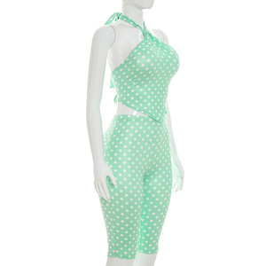 Viviblook Q26ST092 Conjunto de 2 piezas de pantalones cortos con estampado de lunares y top sin mangas con cuello halter y espalda descubierta para mujer - Product Image 4
