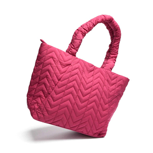 Marca <span class=keywords><strong>Paparazzi</strong></span> 2027AW Personalizada # Bolso Tote Acolchado de Nailon Suave en Forma de V, Modelo PA0417, Directo de Fábrica, Bolso de Mano para Mujer - Product Image 1