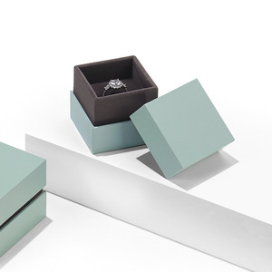 Caja de Regalo Rígida de Cartón con Tapa y Base Elegantes, Logotipo Personalizado, Tamaño Personalizado, para Joyería o Velas, con Grabado en Relieve - Product Image 3