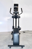Ensemble complet LZX-T23T Nouvelle conception Équipement de salle de sport commercial robuste et Powertec Machine elliptique à vendre