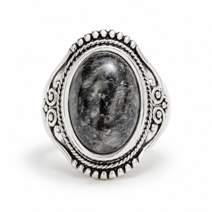 Anello Etnico Vintage Intagliato da Donna, Anello Statement Stile Retrò, Accessorio per Dito dal Design Audace - Product Image 1