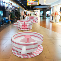 Ensemble de bancs de patio en fibre de verre au design fantaisiste et moderne, thème tasse à thé - Mobilier d'extérieur pour repas/gym, écologique, résistant à l'eau et durable