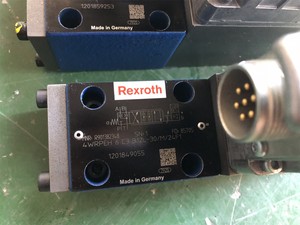 4WRPEH6C3B12L-3X/M/24F1 R901382348 Válvula Hidráulica Direccional Proporcional de 4 Vías para Máquina de Moldeo por Inyección - Product Image 5