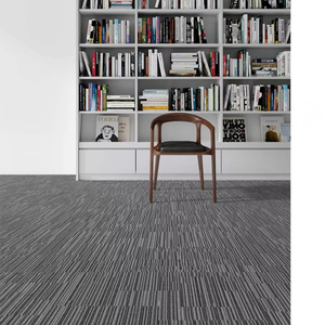Dalles de moquette carrées commerciales 50x50 modernes en nylon rayé, ignifuges, lavables et amorties, vente en gros d'usine - Product Image 1