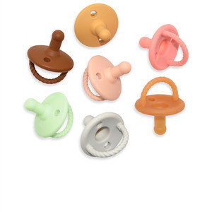 Commercio all'ingrosso in gomma di Silicone naturale per bambini massaggiagengive e ciuccio in Silicone adatto per 0-12 mesi - Product Image 1