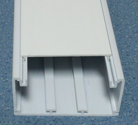 Goulotte de câblage PVC ignifuge et résistante aux flammes, système de gestion des câbles à fentes 20x10mm Blanc