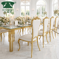 Chaises de salle à manger d'extérieur de luxe italiennes pour événements, en cuir PU blanc et acier inoxydable plaqué or, style baroque