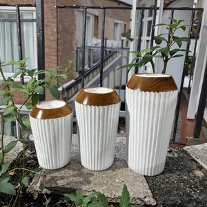 <span class=keywords><strong>Maceta</strong></span> de fibra de vidrio de arenisca blanca con <span class=keywords><strong>madera</strong></span> para jardín, hogar, balcón, decoración, jardineras elegantes para uso en interiores y exteriores - Product Image 2