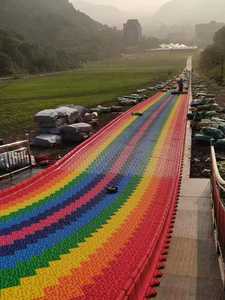 กระดานลื่นพลาสติกสีรุ้งสำหรับสวนสนุกและสวนแทรมโพลีนปรับขนาดและสีได้ - Product Image 2