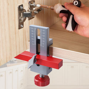 Outil d'installation <span class=keywords><strong>de</strong></span> <span class=keywords><strong>porte</strong></span> d'armoire Alliage d'aluminium Clip <span class=keywords><strong>de</strong></span> positionnement auxiliaire panneau <span class=keywords><strong>de</strong></span> cadre <span class=keywords><strong>de</strong></span> <span class=keywords><strong>porte</strong></span> Outil <span class=keywords><strong>de</strong></span> serrage <span class=keywords><strong>de</strong></span> bras <span class=keywords><strong>de</strong></span> support <span class=keywords><strong>de</strong></span> gabarit <span class=keywords><strong>de</strong></span> montage - Product Image 3