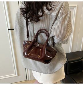 Wholesale New Fashion Luxury PU Shoulder Bags for Women Young Lady's Popular Design <b>Purses</b> - Product Image 4