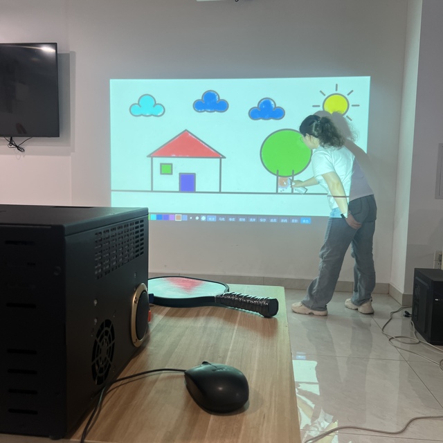 OWAYBOARD All-in-one Interactive Projector 4K Ultra-HD Projection System Stylus Input Spray-painting Functionality Model