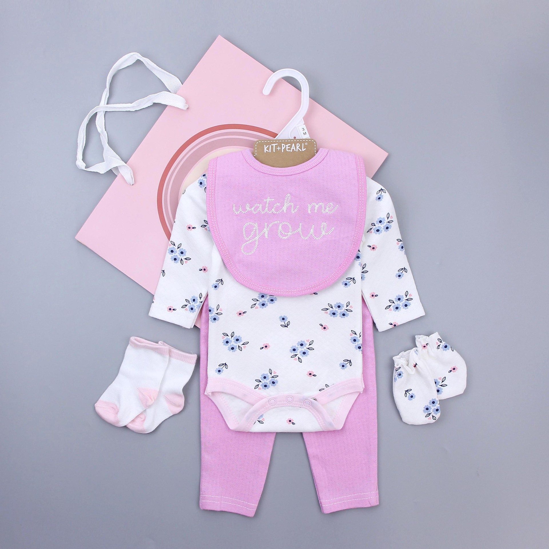 Regarde-moi les vêtements de bébé