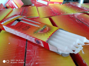 Velas Cónicas de Parafina Hechas a Mano al por Mayor para Decoración Navideña del Hogar - Product Image 2
