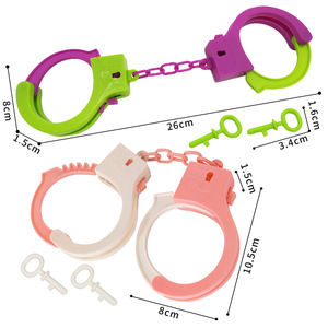 Menottes en plastique pour enfants, accessoires de jeu de rôle pour enfants, modèle réaliste unisexe - Product Image 2