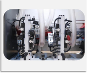 Machine à chantourner HUAHUA HH566RL avec cadre soudé robuste, optionnelles doubles cuves à colle, système de laminage à roues de pression multi-groupe
