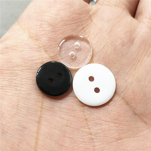 Yiwu wintop thời trang 2 lỗ tròn phẳng rắn màu đen trắng trong suốt rõ ràng nhựa nút nhựa cho áo sơ mi - Product Image 2