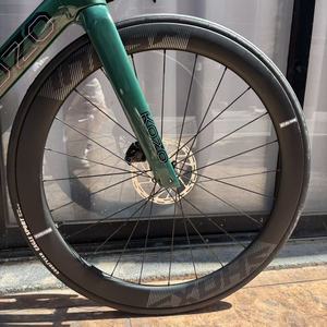 7.5 KG |   Bicicleta de Carretera de Fibra de Carbono Kozo, Venta Directa de Fábrica, <span class=keywords><strong>Shimano</strong></span> 105 24s, Frenos de Disco Hidráulicos, OEM CE T1000 - Product Image 6