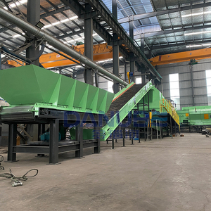 Máquina de Procesamiento de Residuos Industriales con Estructura Metálica Verde, Cinta Transportadora y Trituradora para la Clasificación de Residuos Sólidos Urbanos - Product Image 2