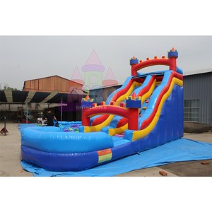 Scivolo d'Acqua Gonfiabile Gigante a Tema Castello, Rosso e <span class=keywords><strong>Blu</strong></span>, Doppia Corsia con Piscina per <span class=keywords><strong>Noleggio</strong></span> Commerciale Estivo e Carnevale - Product Image 1
