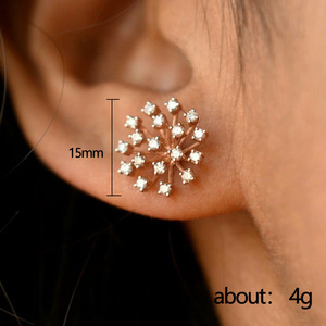 Orecchini a Perno Floreali Stratificati per Donne, Gioielli Eleganti d'Ispirazione Vintage, Vendita all'Ingrosso - Product Image 5