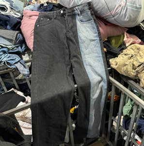 Fardos de <span class=keywords><strong>ropa</strong></span> usada Hongyang, pantalones vaqueros de segunda mano para mujer, pantalones vaqueros de pierna ancha en material de algodón de 90KG - Product Image 1