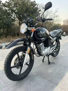 Motocicleta Deportiva <span class=keywords><strong>Yamaha</strong></span> de Alta Eficiencia, 125cc/150cc, <span class=keywords><strong>Cuatro</strong></span> Tiempos, Gasolina, Económica, de Dos <span class=keywords><strong>Ruedas</strong></span>, Usada - Product Image 6