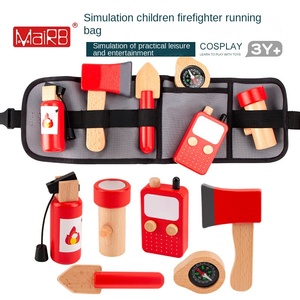Superbe ensemble de jeu de déguisement de pompier pour enfants CPC avec accessoires réalistes pour les jeux de rôle, tenue professionnelle et table de <span class=keywords><strong>maquillage</strong></span> jouet - Product Image 1